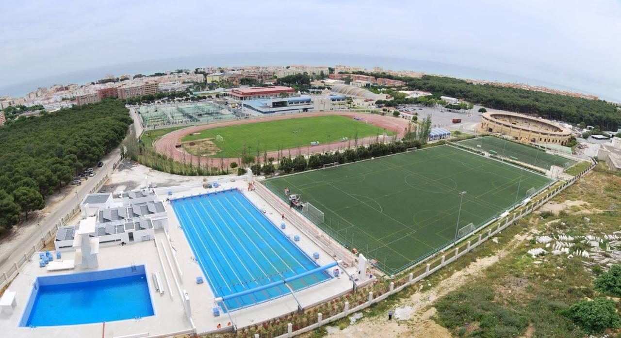 Semi-Detached Adosado Con Encanto -130 M2 - Wifi 600 Mb - Piscina Comunitaria - Patio Privado 토레몰리노스 외부 사진